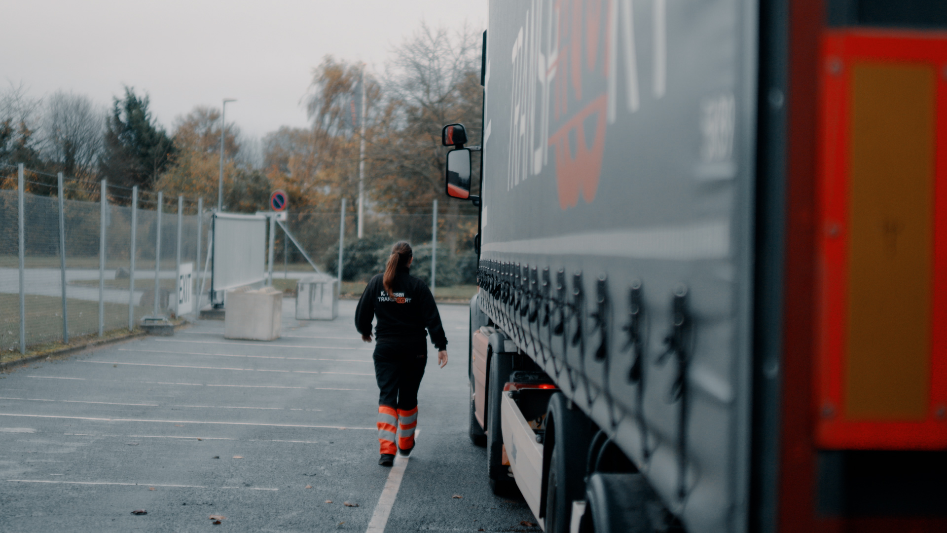 KHansen - FORSKEL.00_01_37_16.Still015.jpg